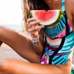 B. Swim one piece suit 🐠